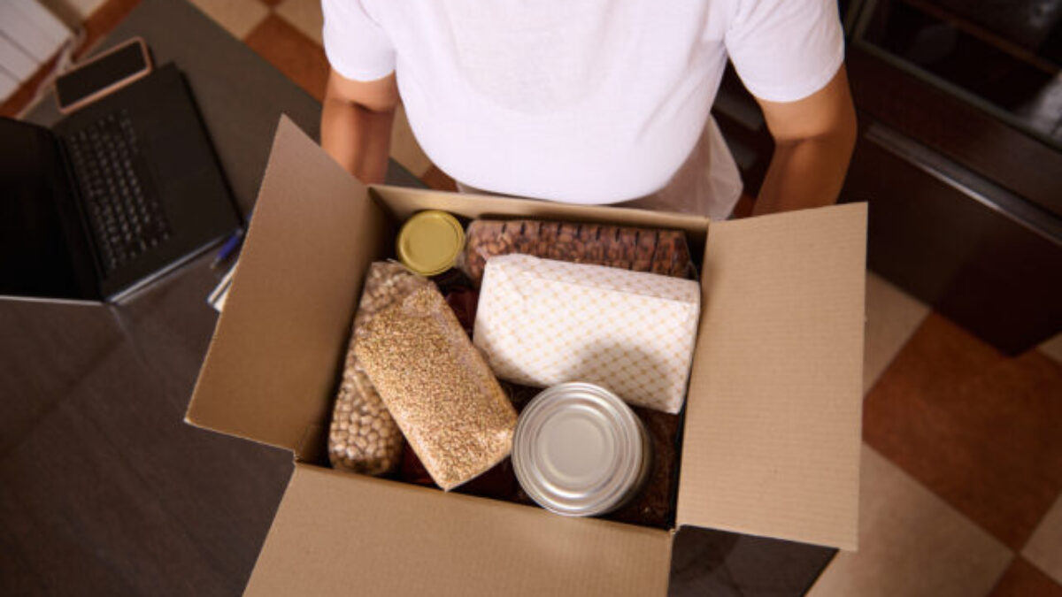 Ministerstvo vnútra a katolícka charita poskytli humanitárnu pomoc Kube a Jamajke