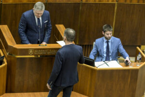 Koho by ste chceli za premiéra? Šimečka je v prieskume druhý a Matovič má sedem ...