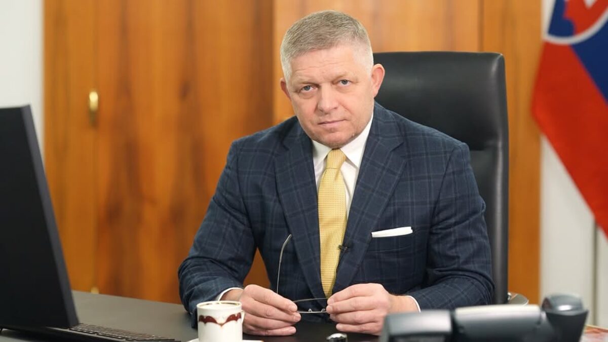 Robert Fico: PLÁNY KOALÍCIE OCHOTNÝCH NEVEDÚ K SKORÉMU UKONČENIU VOJNY NA UKRAJINE. PRETO DÁVAM PREDNOSŤ BILATERÁ