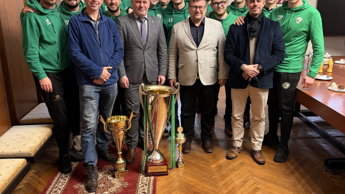 Mesto Prešov: PREŠOVSKÍ FUTBALOVÍ ROZHODCOVIA ÚSPEŠNÍ DOMA AJ V ZAHRANIČÍ