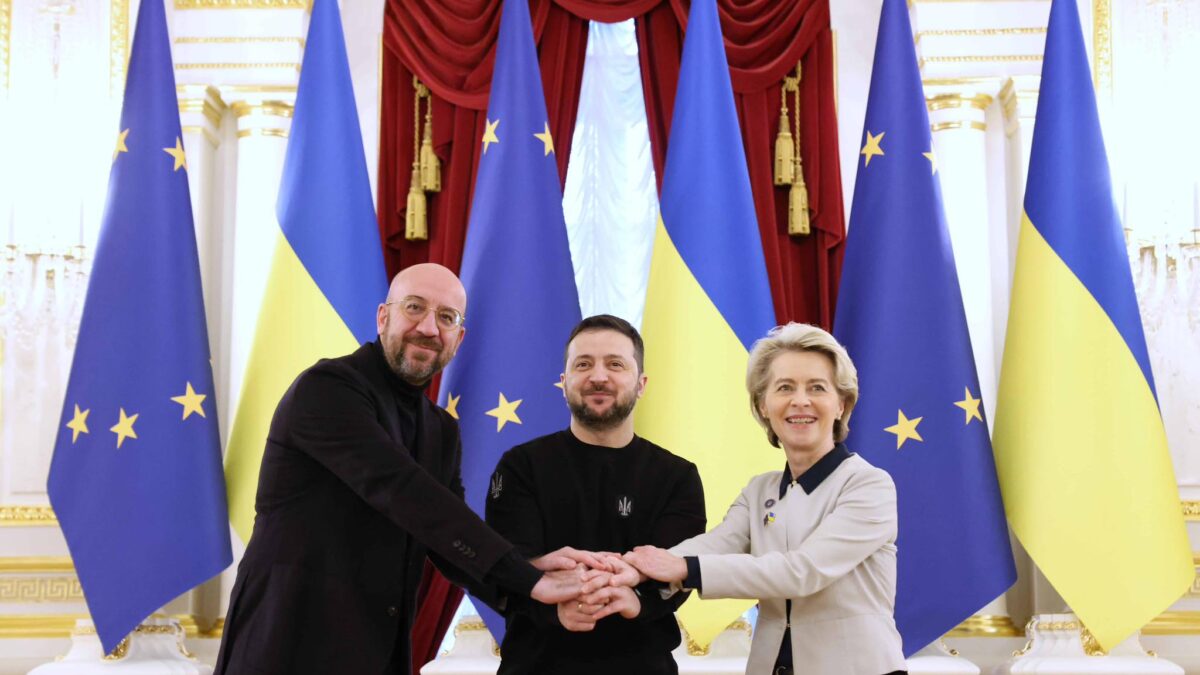 NAMIESTO SOLIDARITY KOLEKTÍVNE ŠIALENSTVO