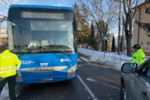 Autobus v martinskom okrese zrazil dieťa na priechode pre chodcov, cestujúci neu...
