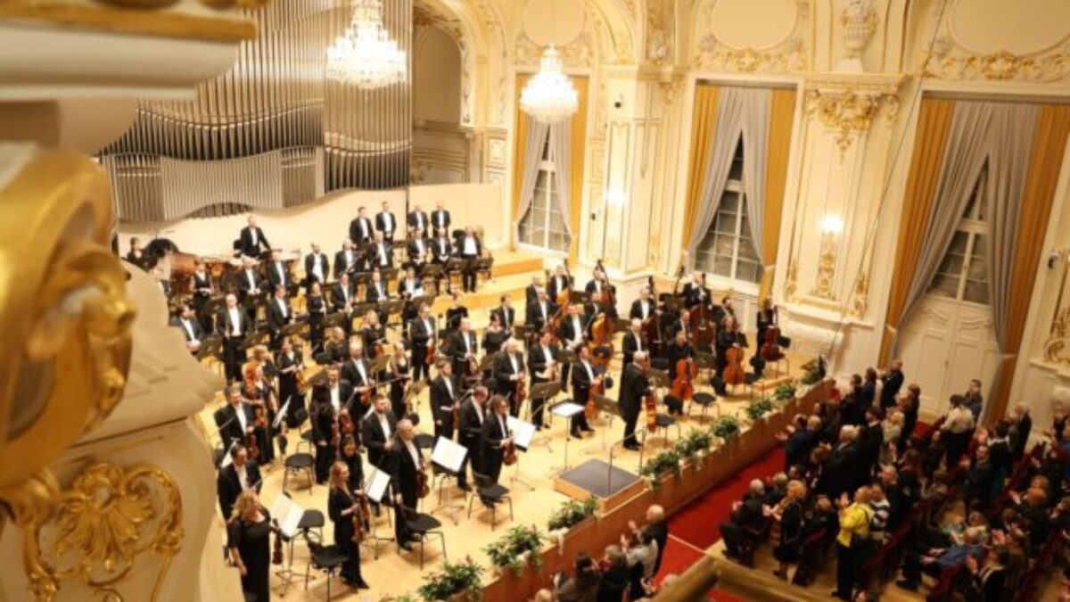 V Bratislave zaznela svetová premiéra skladateľa Ruedu, osobne si ju prišiel vypočuť a vyjadril uznanie hudobníkom