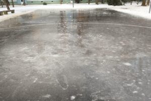 mesto vráble: keď niekto zámerne ničí radosť detí, je to Mesto Vráble: Keď niekto zámerne ničí radosť detí, je to za hranou