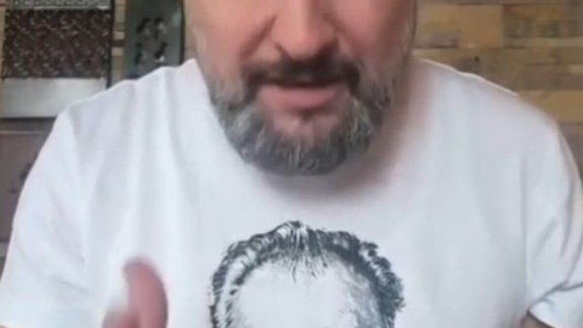 DOKTOR GUSTÁV HUSÁK BY LIBERÁLOV HNAL