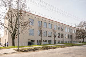 dostavba základnej školy v bernolákove sa dostala medzi top 40 diel súčasnej európskej architektúry BSK: Dostavba základnej školy v Bernolákove sa dostala medzi top 40 diel súčasne...