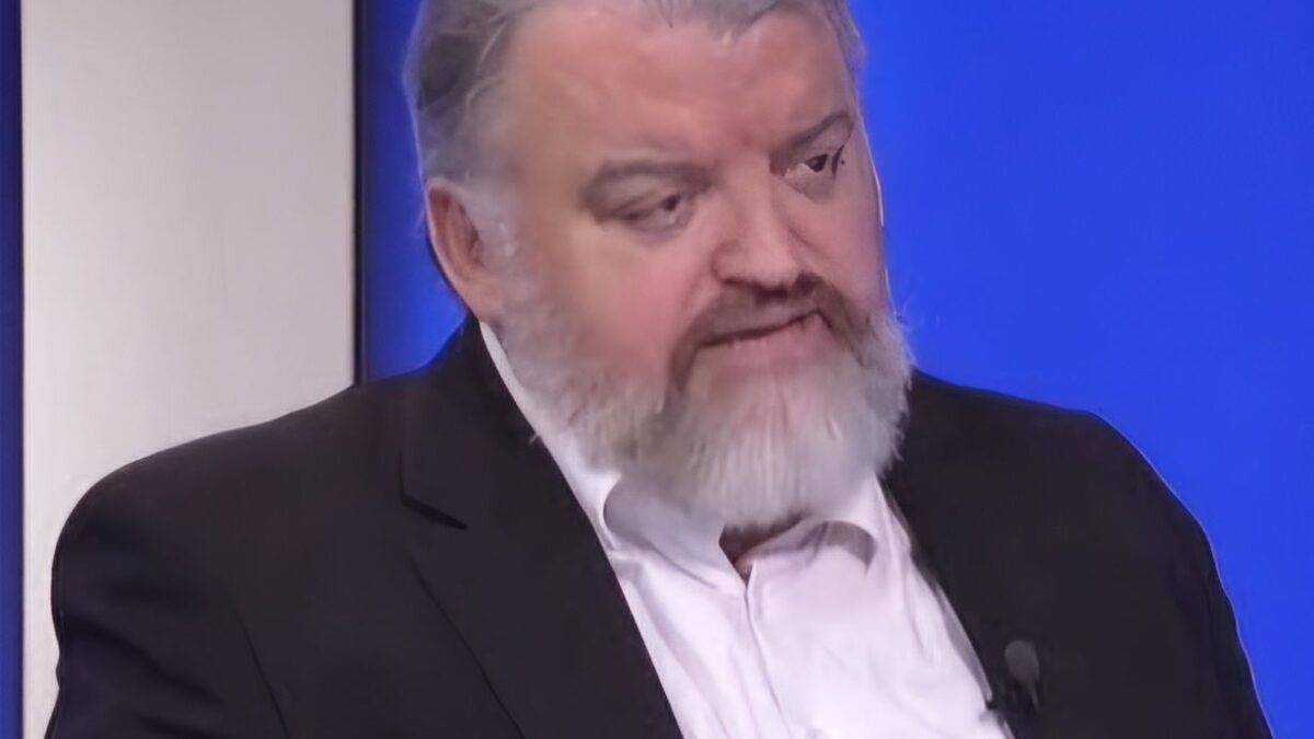 Tak, a späť do práce. Dnes večer o 20.20 hod. v Komentároch dňa na spravodajskej stanici STVR :24 bu