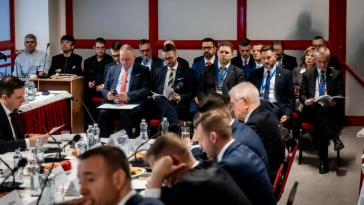 Polovica mestských častí Bratislavy nedostala financie, PS kritizuje vládu na výjazdovom rokovaní