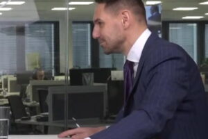 TRUMP MAL RADŠEJ UNIESŤ URŠULU