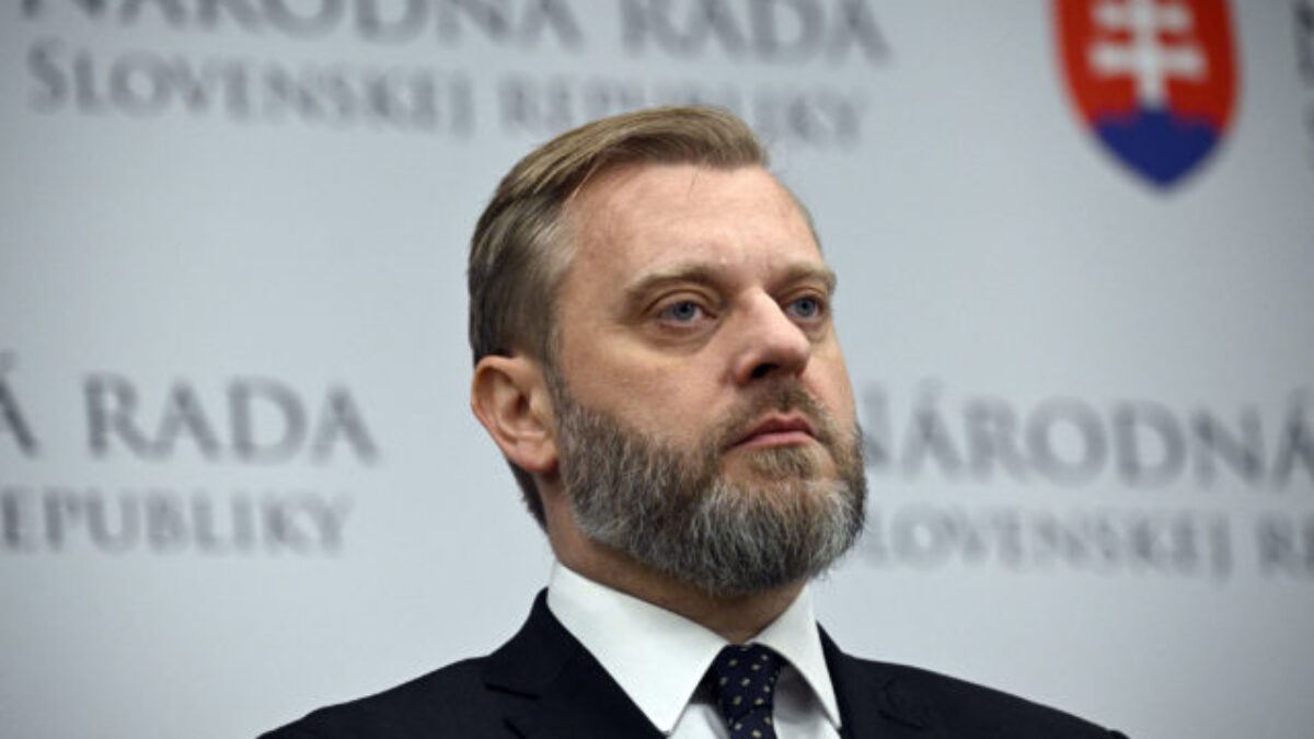 Krúpa očakáva, že ak sa špinavá kampaň v Maďarsku osvedčí, možno ju čakať aj na budúci rok na Slovensku