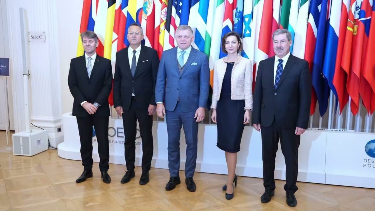 R. FICO: PO NÁVRATE Z BRUSELU A PARÍŽA DO BRATISLAVY 🛬🇸🇰