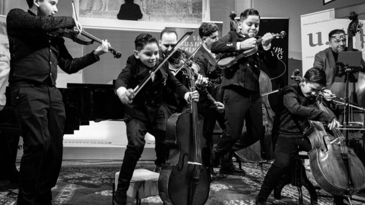 BSK: Trojgeneračný koncert Janoškovcov rozžiaril seneckú synagógu