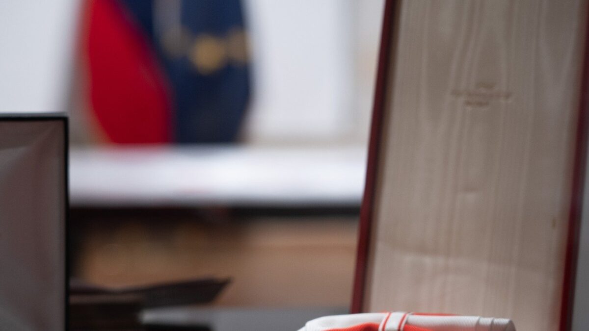 Bratislavský hrad: TENTO TÝŽDEŇ: Komentovaná prehliadka výstavy V službách diplomacie v stredu o 16:00 na 2. pochodí SNM – Historického múzea na Bratislavskom hrade.