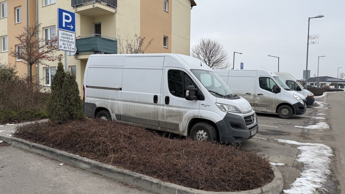 Mesto Nová Dubnica: Nové pravidlá pri parkovaní sa bežného občana nedotknú.