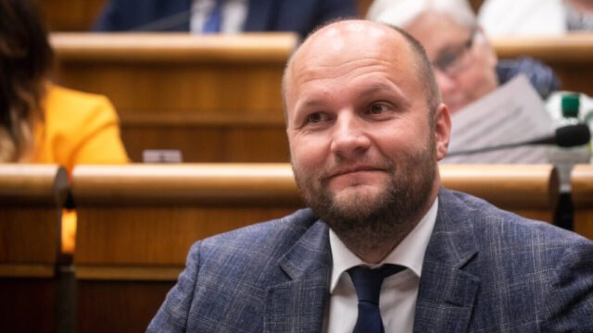 Smer aj Hlas strácajú dych a Matovič už nie je pre opozíciu dôležitý, karty totiž zamiešali Demokrati