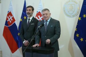 Tlačová konferencia predsedu vlády Roberta Fica a ministra Juraja Blanára na tém...