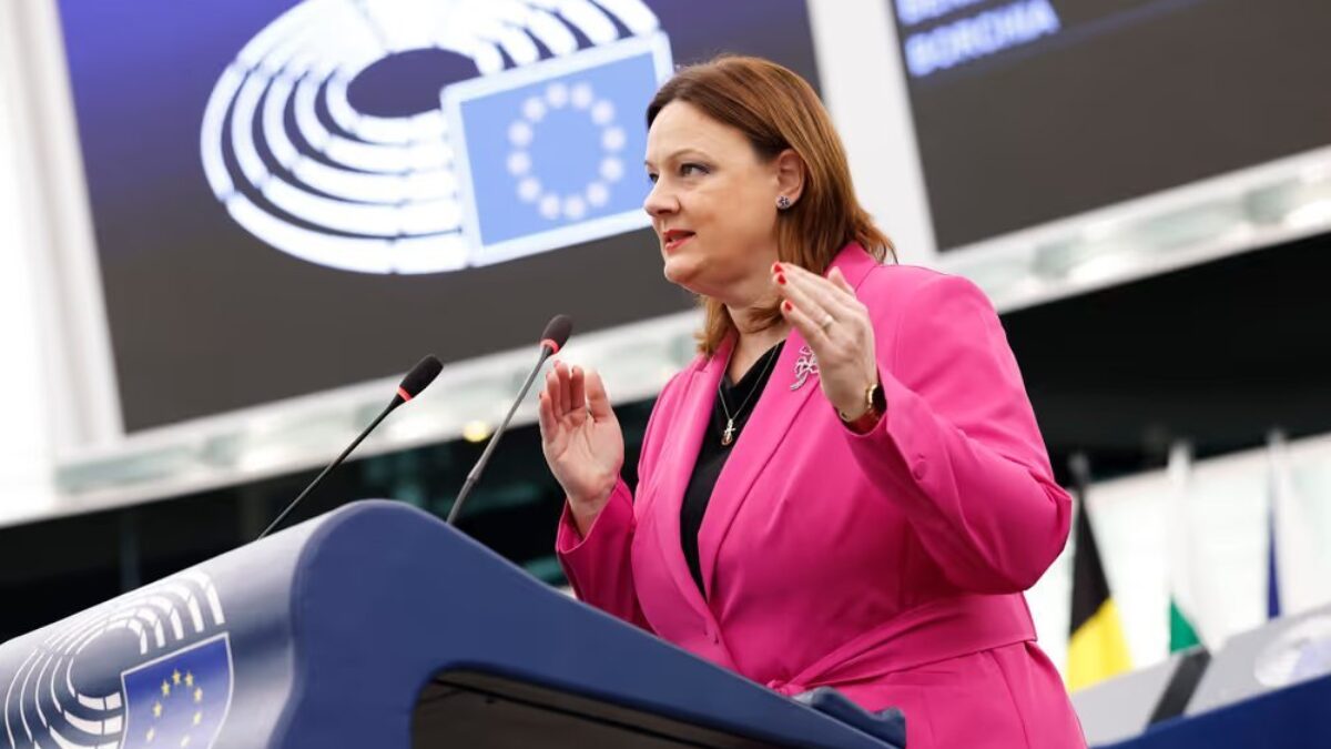 AKO TO JE S FICOM A TRUMPOM