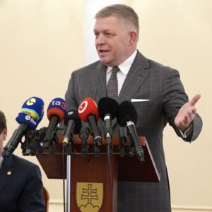 R. FICO: SLOVENSKO POTREBUJE VÍZIU A NIE ČIERNE SCENÁRE 🇸🇰