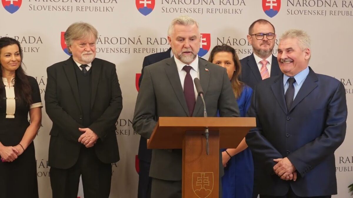 Tlačová konferencia strany SMER – SSD na tému: otvorenie schôdze NR SR