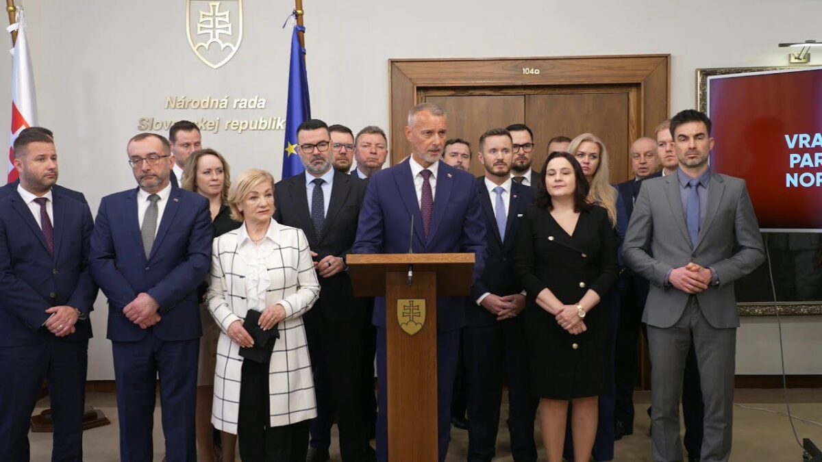 NAŽIVO: Vraciame do parlamentu normálnosť