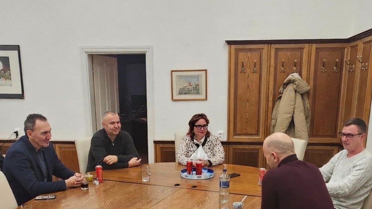 Mesto Topoľčany: MIRO ŠATAN NA RADNICI