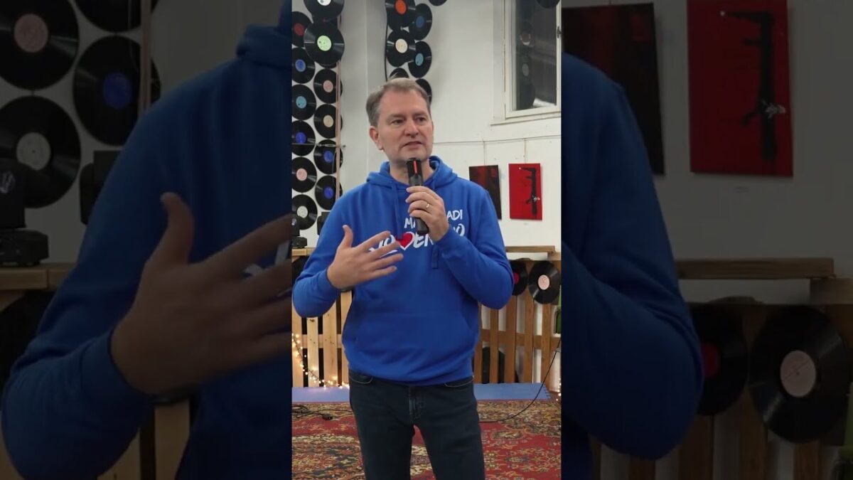 NITRA 🤍💙❤️ … z debát Máme radi Slovensko…