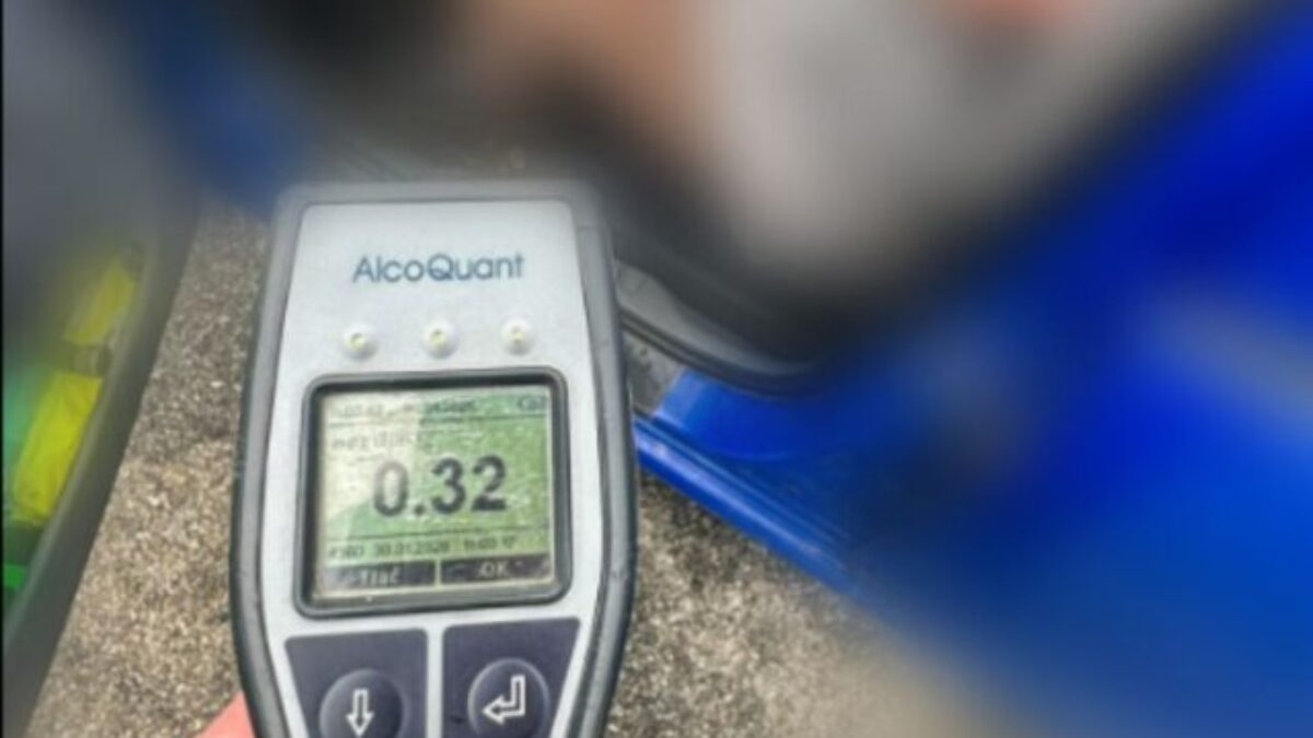 Učiteľka nafúkala v práci, potom si sadla za volant