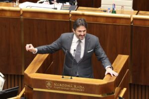 ZÁPAD ZAČÍNA ROBIŤ POLITIKU NA 4 SVETOVÉ STRANY, UVIDÍME, ČI PS BUDÚ DRŽAŤ HLADO...