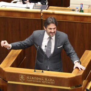 ZÁPAD ZAČÍNA ROBIŤ POLITIKU NA 4 SVETOVÉ STRANY, UVIDÍME, ČI PS BUDÚ DRŽAŤ HLADO...