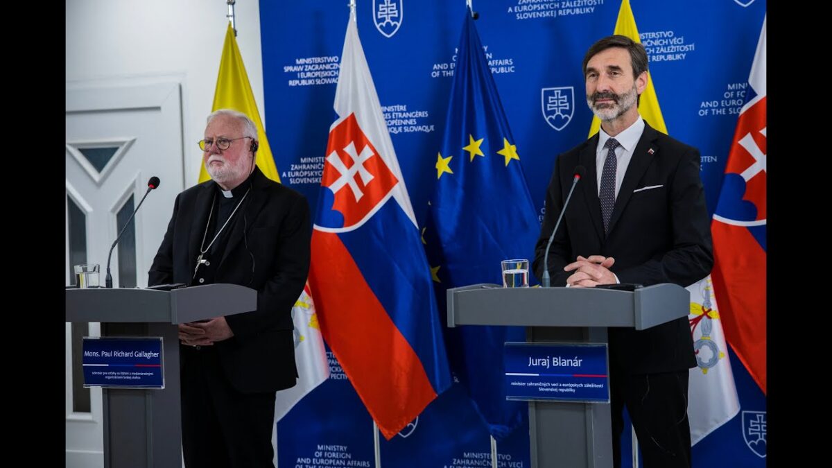 Tlačová konferencia sekretára Svätej stolice P. R. Gallaghera a ministra J. Blanára