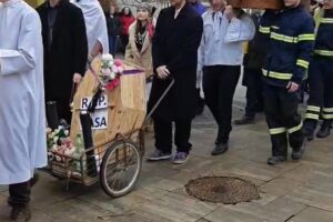 Kultúra Topoľčany: Práva fašiangová žochárska sobota práve začala.