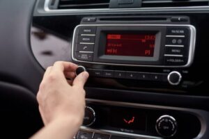 Rádio je najdôveryhodnejším typom média v Európe, podľa prieskumu dôvera v onlin...