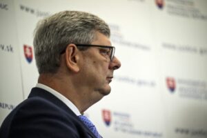 Susko odmieta, že by zákony šili na mieru Brhelovi, opozícia hovorí o opaku