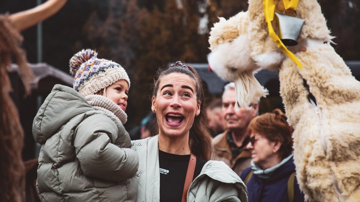 Kultúrne centrum Modra: FAŠIANGOVÉ MASKY / TUROŇ