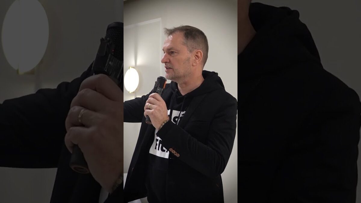 PEZINOK 🤍💙❤️ … z debát Máme radi Slovensko…