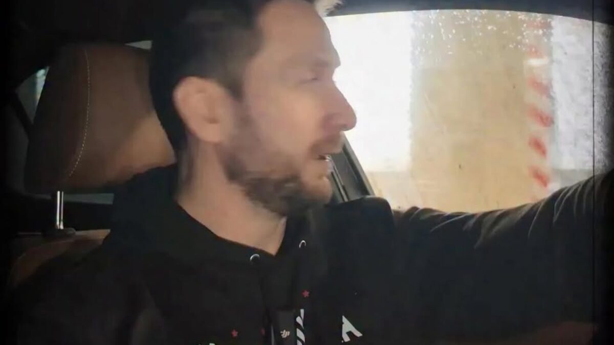 NOVÝ NEZMYSEL Z  EÚ – PARKOVACIE MIESTA PRE  AUTÁ OBSADIA KOLOBEŽKÁRI