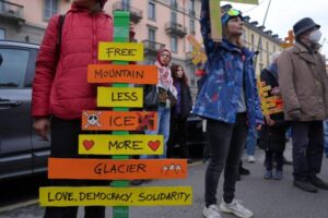 Osloboďte hory! Tisíce ľudí v Miláne protestovali proti zimným olympijským hrám