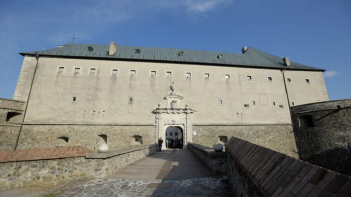 Romantika pri sviečkach na Červenom Kameni, SNM chystá výnimočné valentínske večerné prehliadky