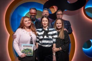 Moderátor Vlado Voštinár sa v Inkognite rozhodol „prevetrať“ komičku Evelyn, tá ...