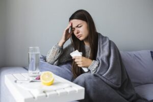 Zatvorené triedy, prázdne čakárne, zákaz návštev, superchrípka je tu v plnej sil...