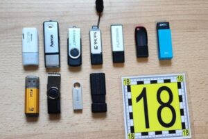 Policajti a colníci vykonali spoločnú akciu Návrhárka, vyšetrujú daňový podvod z...