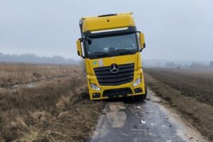 Bulharský kamión jazdil v Senici po cyklotrase, zastavil ho až most – FOTO