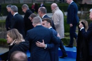 Robert Fico: R. FICO: REŠPEKT V EÚ SI SLOVENSKO ZÍSKAVA LEN VĎAKA SVOJEJ ČITATEĽ...