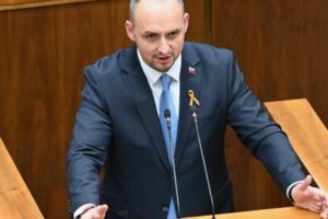 František Majerský: Štát pri e-cigaretách uprednostňuje peniaze pred zdravím det...