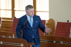 Robert Fico: OPÄŤ MEDZI ŠTUDENTMI – ZAHRANIČNÁ POLITIKA BEZ SKRATIEK