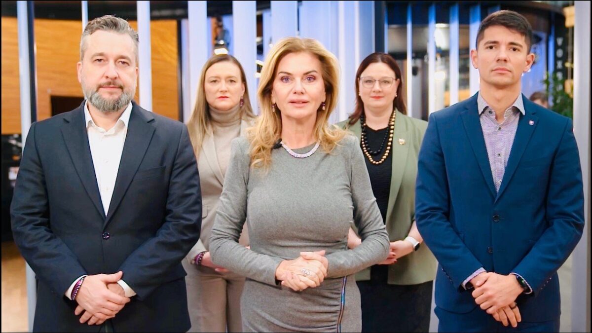 Nový kamarát progresívcov, nazývajúci Slovensko Felvidekom. Tak si v PS predstavujú ochranu SR 🤦🏻‍♂️