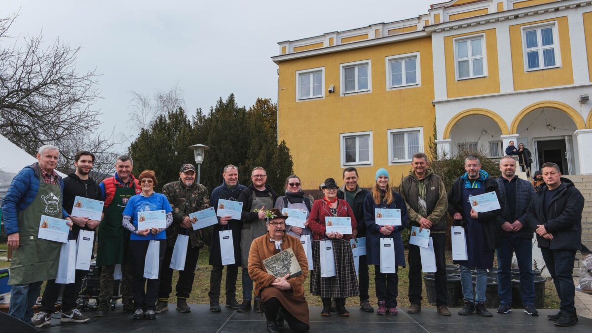 Kultúrne centrum Modra: NAJLEPŠIU MODRANSKÚ KAPUSTNICU NAVARILI VINÁRI