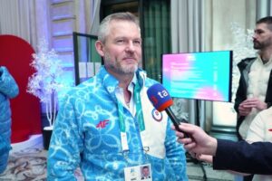 Peter Pellegrini: Držím dnes našim hokejistom palce