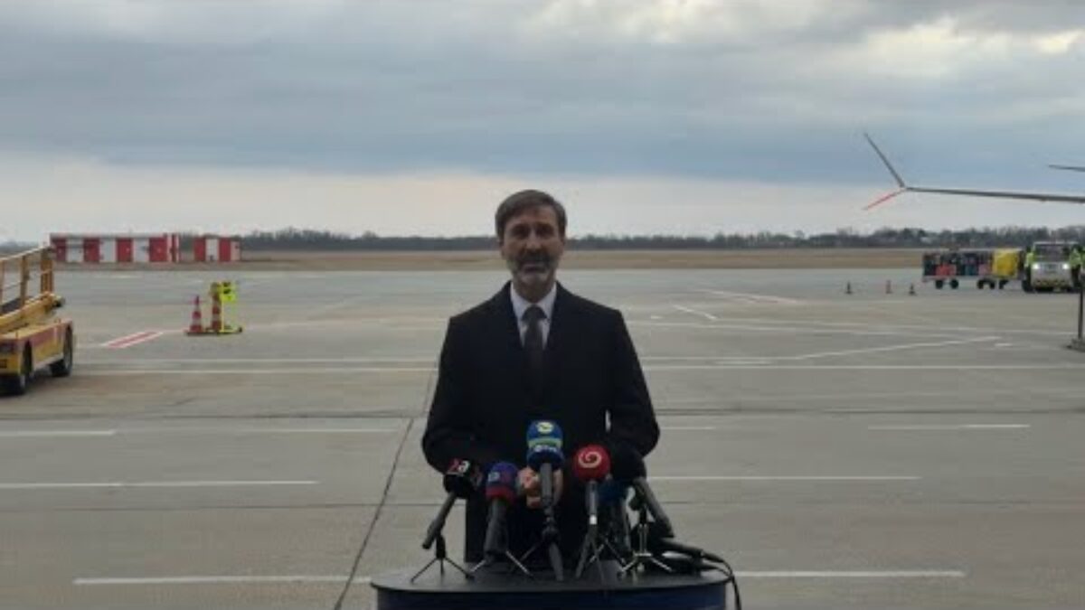 Tlačový brífing ministra J. Blanára pred príletom ministra M. Rubia