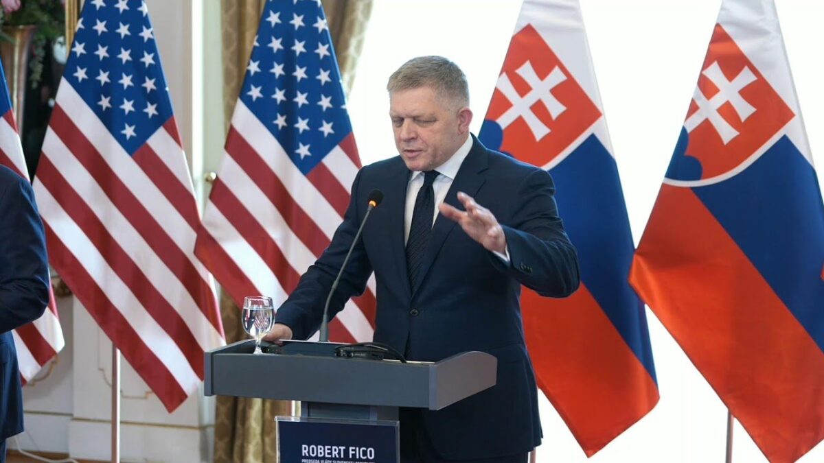 TK predsedu vlády SR R. Fica a ministra zahraničných vecí USA M. Rubia po spoločnom rokovaní.